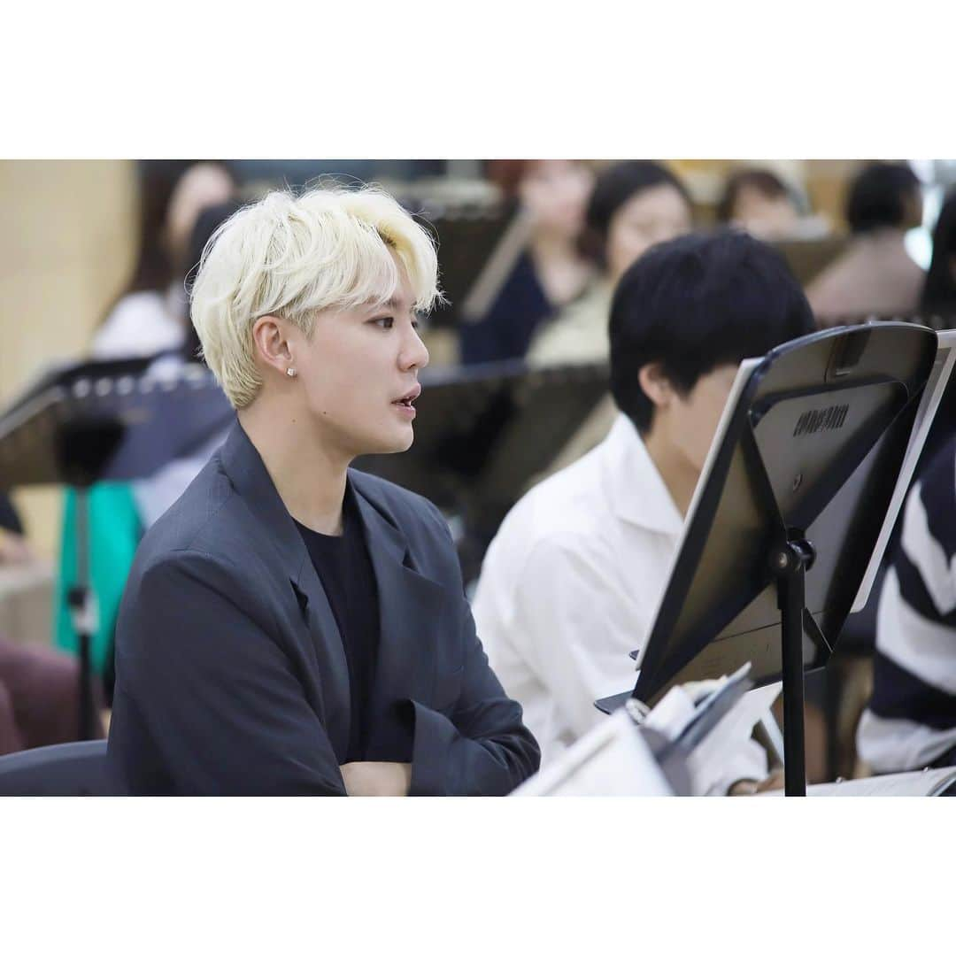 C-JeS エンタテイメントさんのインスタグラム写真 - (C-JeS エンタテイメントInstagram)「✔ #김준수 엑스칼리버 #청음회 참석 확정! . . 누구보다 빠르게 #LIVE 로 확인하는 미리 보는 공연 ⚔#엑스칼리버 ⚔ 멋진 라이브 넘버시연과 미니토크까지 🎶 . . 우리의 #샤더왕 👑 오는 19일 #오후2시 복합문화공간 ODE PORT에서 만나요✌🏻 📌 12일(일)까지 이벤트 참여가능! ⠀⠀⠀⠀⠀⠀⠀⠀⠀⠀⠀⠀⠀⠀⠀ #초대권 주인공되기 👉🏻 https://bit.ly/2Jt9mTj  #준수 #KIMJUNSU #JUNSU #XIA #金俊秀 #キムジュンス #ジュンス #エクスカリバー #XCALIBUR #WORLDPREMIERE #Musical #뮤지컬엑스칼리버 #세종문화회관 #대극장 #청음회 #0519 #복합문화공간 #ODEPORT #뮤지컬 #EMK #Cjestagram」5月10日 14時16分 - cjes.tagram