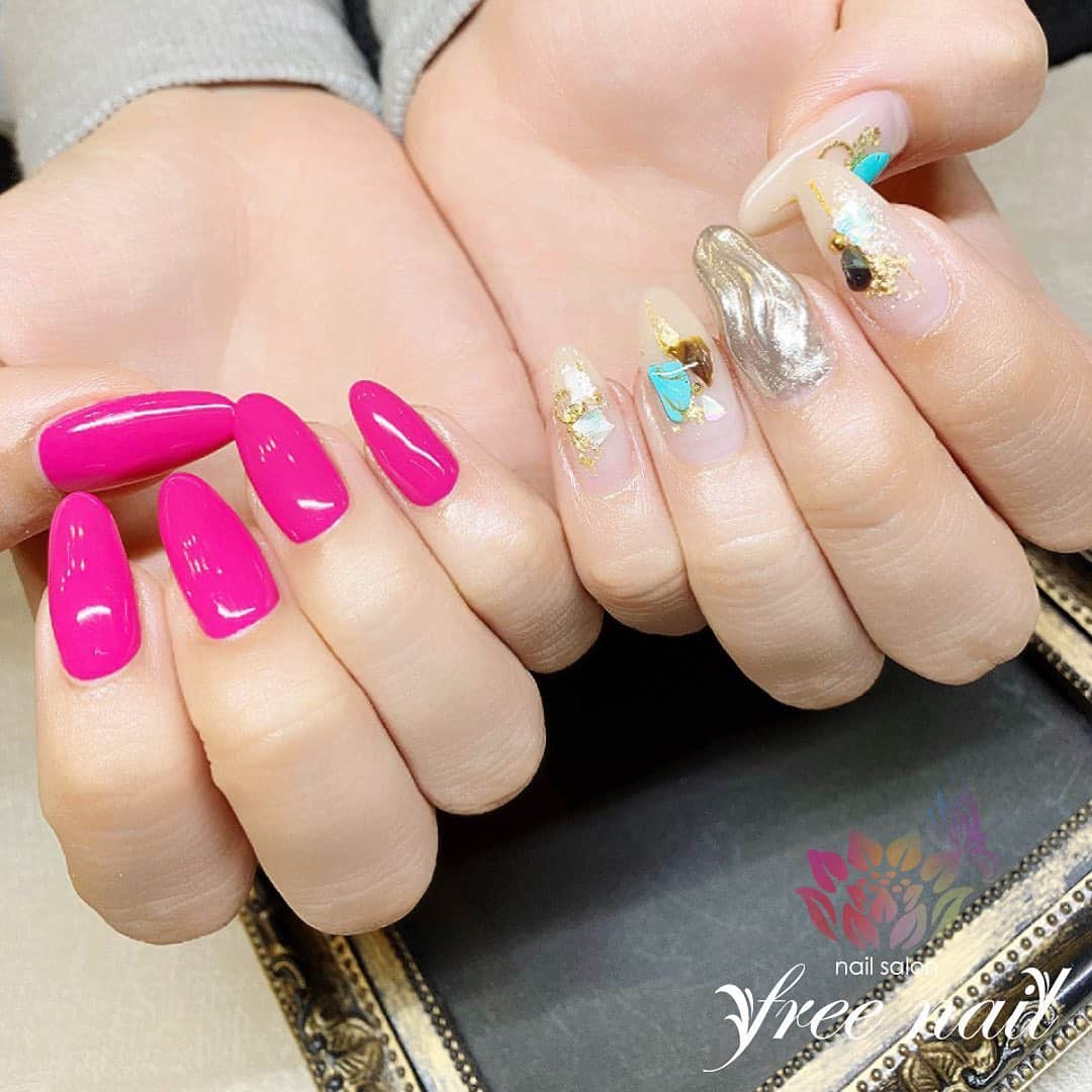 free nail フリーネイルさんのインスタグラム写真 - (free nail フリーネイルInstagram)「. お客様ネイル💅🏻🍀✨ . アシメネイル💗✨ . トレンド×シンプル👩🏼‍🎨🎨 . ご来店ありがとうございました🙇🏻‍♀️🙇🏻‍♀️🙇🏻‍♀️💗 . #ネイル #フリーネイル #ネイルアート #ジェルネイル #ネイルサロン #大阪ネイルサロン #ネイルデザイン #ネイルチェンジ #アシンメトリーネイル #アシメネイル #ミラーネイル #うねうねネイル #シェルネイル #ターコイズネイル #クリアネイル #ピンクネイル #デザインネイル #シンプルネイル #トレンドネイル #初夏ネイル #夏ネイル #美甲 #日式美甲 #summernails #nailsart #nailsalon #nailsdid #newnails #newnail #freenail」5月10日 14時44分 - freenail_jpn