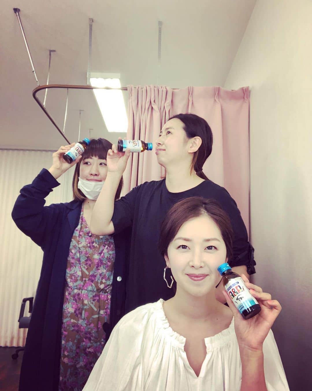 笛木優子のインスタグラム：「暑いですね〜🌞🏖 みんなでキューピーコーワアイドリンク 飲んで頑張ってますよー👍🥰 コンビニに売ってます🏪  みなさんも頑張って下さい🤩  #キューピーコーワiドリンク」
