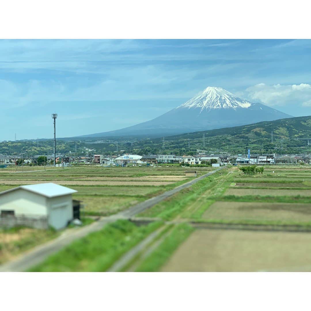 柴咲コウのインスタグラム：「今日は名古屋センチュリーホールでコンサートです^ ^ #定点観測 #富士山」
