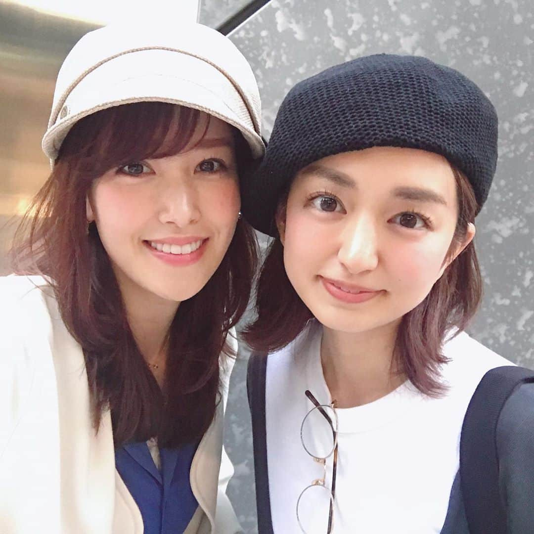 鷲見玲奈さんのインスタグラム写真 - (鷲見玲奈Instagram)「. 先日、日テレの後藤晴菜アナとランチへ☺️ 就活時代から仲良しで、この日も色々話してスッキリ✨ 一緒に帽子も買いに行ってきました👒 . 私、本当は帽子大好き人間なのですが、髪の毛が細すぎてすぐペタンッとなってしまうので、なかなか被れないんです…💦 頑張れ私の髪たち…😂 . でも、これはせっかくはるちゃんと買ったので、いっぱい被るつもりです✨☺️ . . #後藤晴菜 アナウンサー #ランチ #帽子 #お買い物 #衝動買い」5月10日 14時58分 - sumi__reina