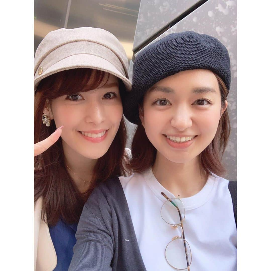 鷲見玲奈さんのインスタグラム写真 - (鷲見玲奈Instagram)「. 先日、日テレの後藤晴菜アナとランチへ☺️ 就活時代から仲良しで、この日も色々話してスッキリ✨ 一緒に帽子も買いに行ってきました👒 . 私、本当は帽子大好き人間なのですが、髪の毛が細すぎてすぐペタンッとなってしまうので、なかなか被れないんです…💦 頑張れ私の髪たち…😂 . でも、これはせっかくはるちゃんと買ったので、いっぱい被るつもりです✨☺️ . . #後藤晴菜 アナウンサー #ランチ #帽子 #お買い物 #衝動買い」5月10日 14時58分 - sumi__reina