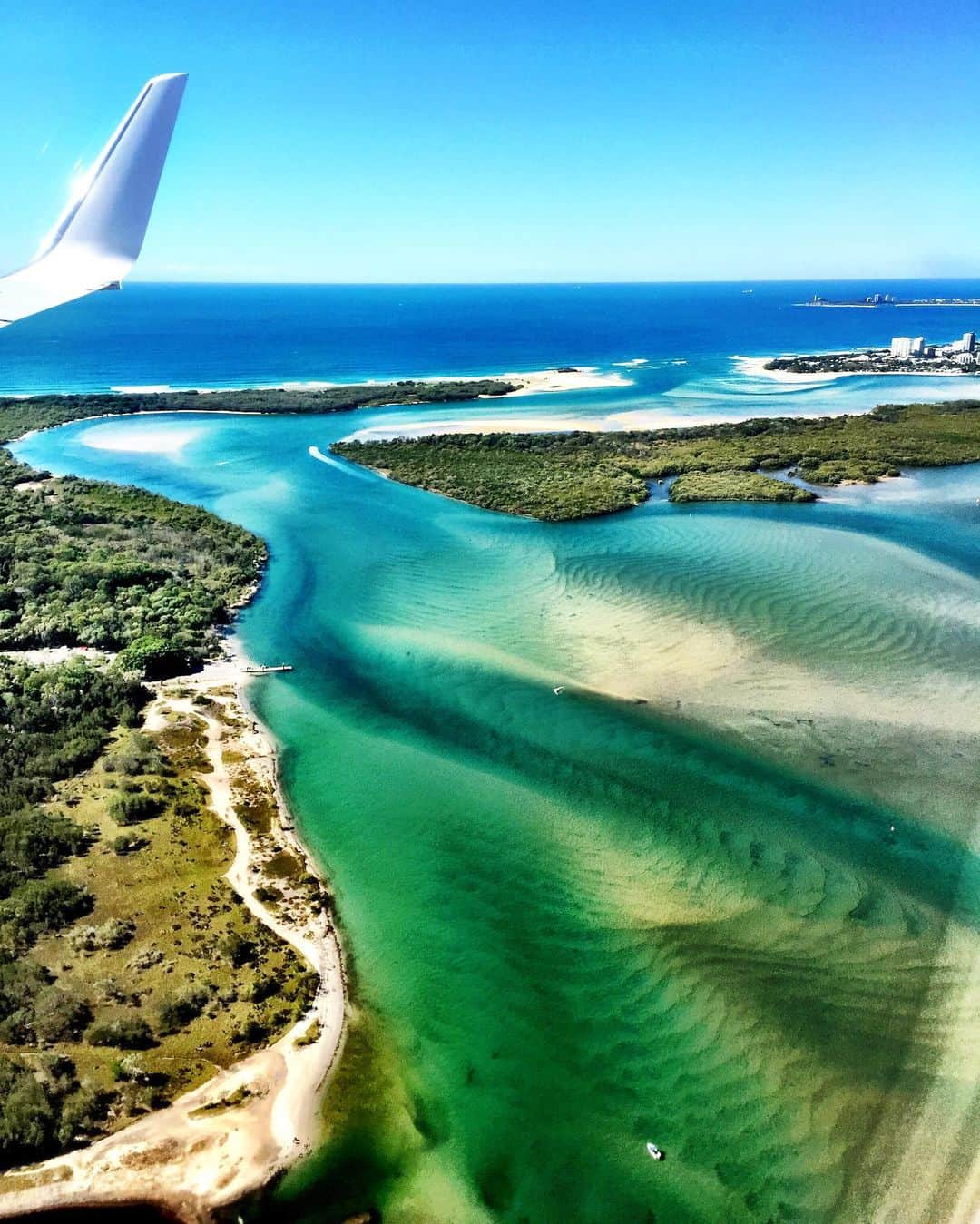 シャーニ・ヴィンソンのインスタグラム：「Our land abounds in nature’s gifts of beauty rich and rare 🇦🇺 #Australia」