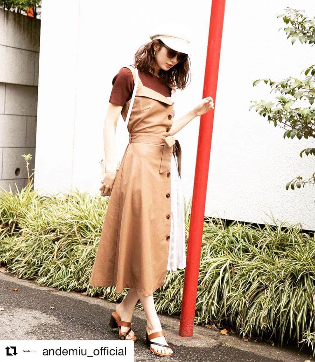 土屋ひかるのインスタグラム：「#Repost @andemiu_official with @get_repost ・・・ 【きちんとカジュアルな異素材ワンピース】 .  クリーンな雰囲気をプラスしてくれる、ストライプドッキングワンピ。 トレンチの持つきちんと感にラフさを持たせた、カジュアルなアイテムです。 スタイルアップしてくれるウエストリボンが、一枚でサラリと着こなせるポイント。 麻混のシャリ感が心地よく、差寸を持たせた裾のラインは縦長効果を発揮！ . . 🛒画像をタップしリンク先からご購入頂けます . 【WEB限定】ストライプドッキングワンピース ¥9,936(税込) #840888 . .🔗Web storeは @andemiu_official URLをチェック ーーーーーーーーーーーーーーーーーーーーーーー #andemiu #夏先取り #オトナ女子コーデ #モテコーデ #モテ服  #キレイめカジュアル #フェミニンカジュアル #オトナワンピース #Aラインワンピース #web限定 #限定アイテム #zozotown #女っぽカジュアル #ワンピース #女っぽワンピース #土屋ひかる」