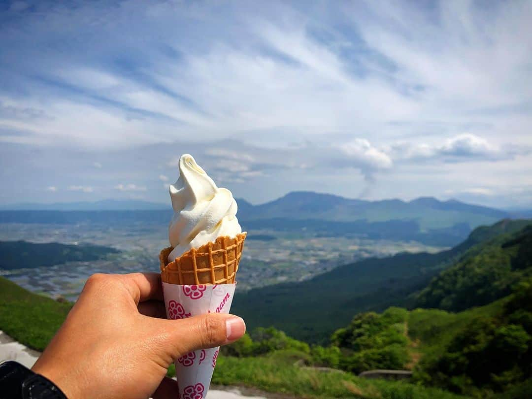 井口卓人さんのインスタグラム写真 - (井口卓人Instagram)「オートポリス到着。良い天気で暖かい☀️GT第2戦から数日。メカニックさん達の頑張りで、オートポリステストを走れます。この2日間を無駄にしないように。#SUBARU #BRZ #GT300」5月10日 15時22分 - takutoiguchi