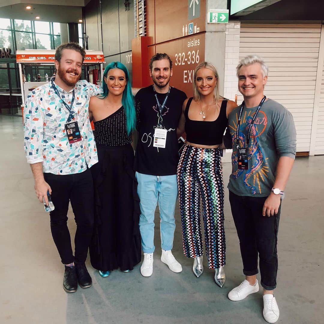 のインスタグラム：「Performing at both half times tonight. See you soon Suncorp! #broncos #brisbane #suncorpstadium」