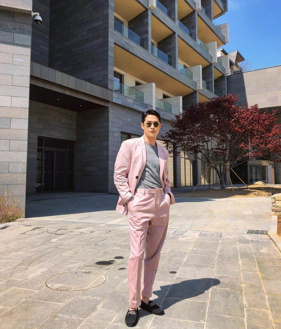 ペ・ジョンナムさんのインスタグラム写真 - (ペ・ジョンナムInstagram)「pink suit 😎🌸🌸🌸🌸🌸」5月10日 15時30分 - jungnam_bae