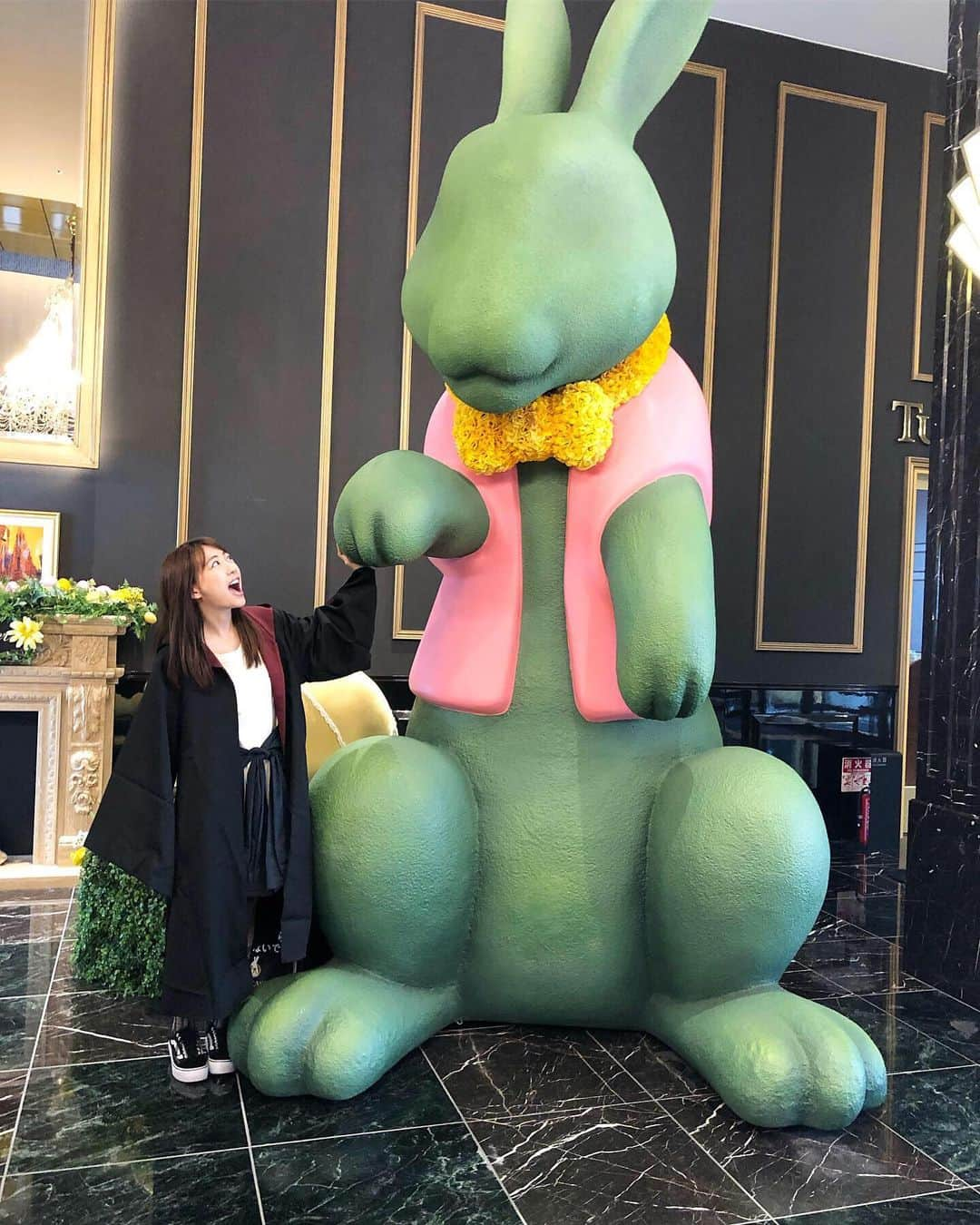 うえむらちかさんのインスタグラム写真 - (うえむらちかInstagram)「GWの思い出は、久しぶりに﻿ ﻿ 📍@universal_studios_japan ﻿ ﻿ に行けたことです🤗﻿ ﻿ 大阪は母の実家があるので毎年行っていたのですが、USJはハリーポッターエリアが出来てから行けてなかったので、思いっきり楽しんじゃいました💕﻿ ﻿ #バックドラフト﻿ #フライングダイナソー﻿ #ジョーズ﻿ #ターミネーター﻿ #ジェラシックパーク﻿ #エルモのゴーゴースケートボード﻿ #フライングスヌーピー﻿ #スヌーピーのグレイトレース﻿ #シングオンツアー﻿ #ルパン三世カーチェイスxrライド #ミニオンハチャメチャライド ﻿ #スパイダーマン﻿ #ウォーターワールド﻿ #ユニバーサルスペクタクルナイトパレード﻿ ﻿ ハリーポッターエリアは次の投稿で✍️﻿ ﻿ #GW #思い出﻿ #旅行 #旅女子 #タビジョ #USJ #ユニバーサルスタジオジャパン ﻿ #インスタ映えスポット #遊園地﻿ #ハリーポッター」5月10日 15時38分 - uemurachika