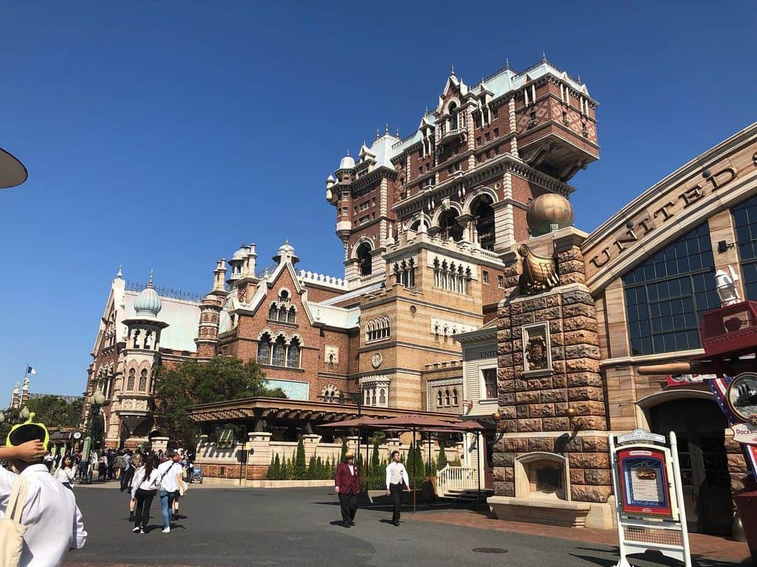 飛鳥りんのインスタグラム：「1日中快晴だったー🌞❤️ #ディズニーシー #タワーオブテラー」