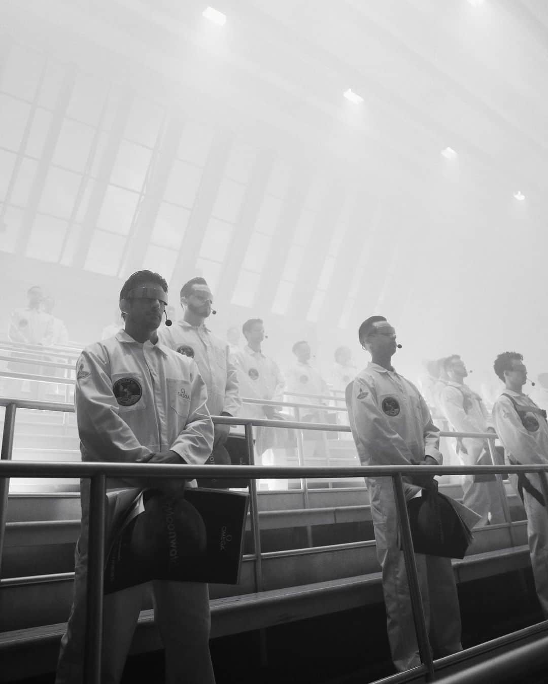 オメガさんのインスタグラム写真 - (オメガInstagram)「#Moonwatch George Clooney and NASA's finest celebrate the 50th anniversary of Apollo 11 at Kennedy Space Center.」5月10日 15時50分 - omega