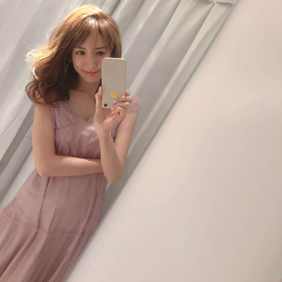 美香さんのインスタグラム写真 - (美香Instagram)「@dressshopgirl_rakuten @dressbrandgirl.official の新作ワンピース 可愛かったです💗！ 明日は @16avenue.official のトークイベント！ 皆さまにお会いできるのを楽しみにしてまーす👯‍♀️」5月10日 15時57分 - mikaofficial99