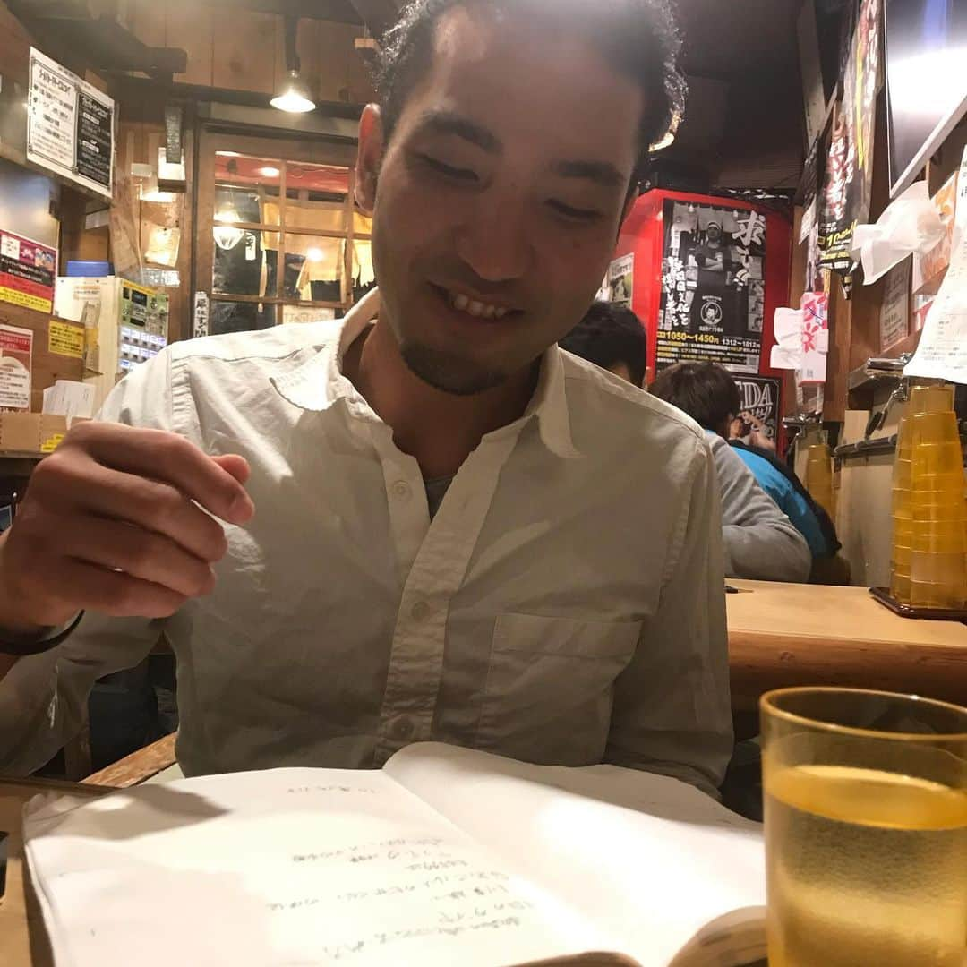 吉田サラダさんのインスタグラム写真 - (吉田サラダInstagram)「ショートケーくんと深夜にラーメン。「これをやっちゃあ〜お終いよ！」って寅さんに言って欲しかった。もう遅い。太ります。  #ものいい #吉田サラダ #ラーメン #深夜 #ショートケーくん #寅さん」5月10日 16時23分 - monoiiyoshida