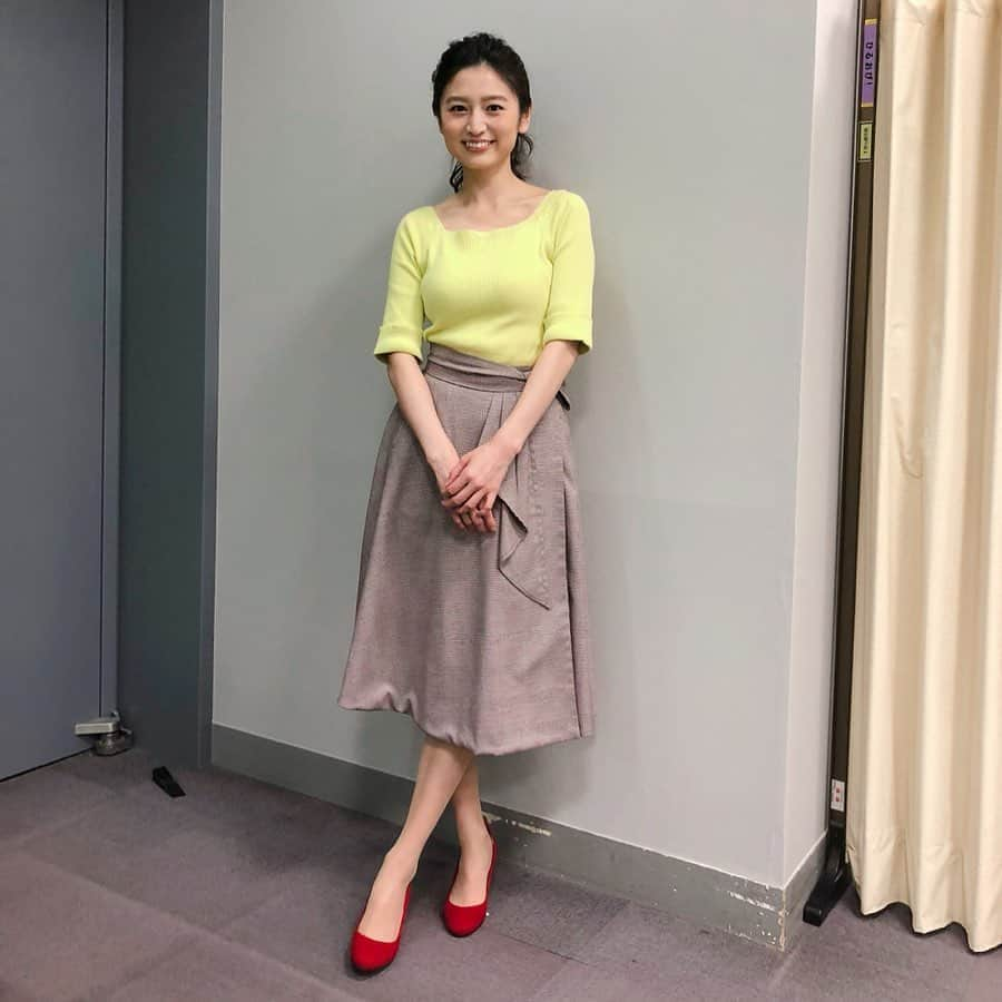 上野優花さんのインスタグラム写真 - (上野優花Instagram)「衣装です👗 tops #12agenda  skirt #ディアプリンセス 💎売れたかな〜🧐✨ #久しぶりにヒールを履いて背筋ピン」5月10日 16時27分 - yuka_ueno89