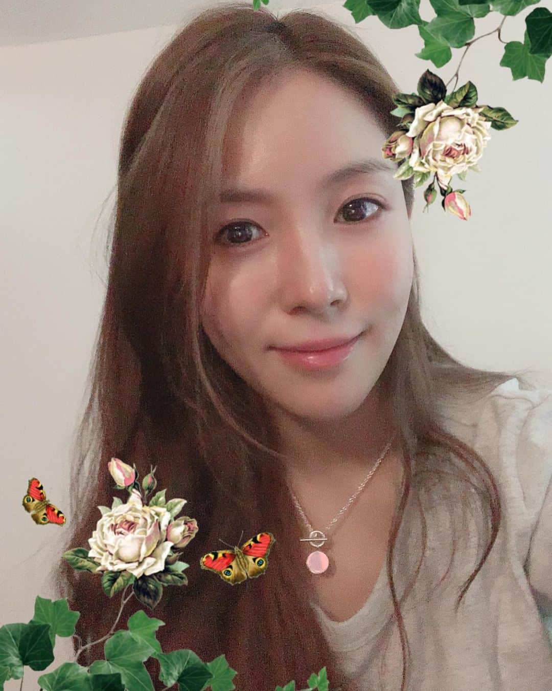 BoAさんのインスタグラム写真 - (BoAInstagram)「난 잘 지내~ 덥다 이제 🥰」5月10日 16時34分 - boakwon