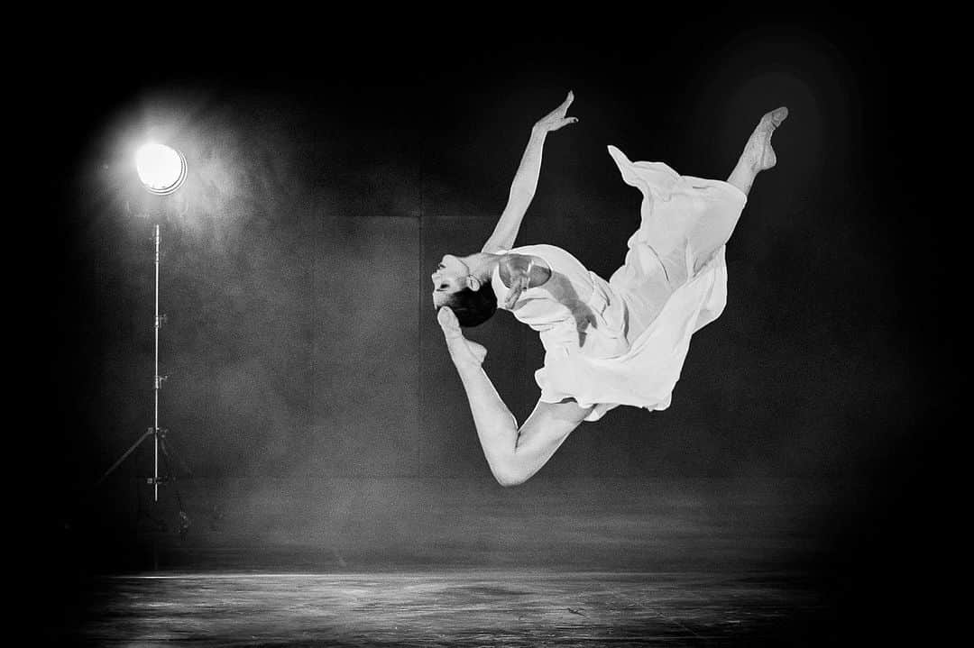 カロリナ・ロドリゲスさんのインスタグラム写真 - (カロリナ・ロドリゲスInstagram)「Vuela tan alto como puedas sin olvidar de donde vienes. 💕 #dancing #gymnastics #cafequijano」5月10日 16時41分 - ritmocarol