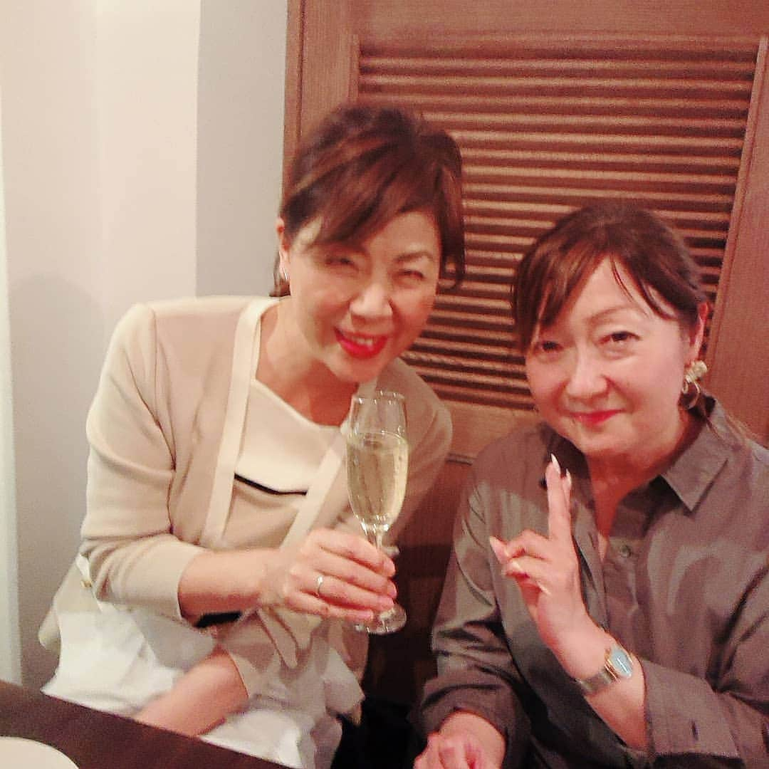 渡辺めぐみさんのインスタグラム写真 - (渡辺めぐみInstagram)「❤️楽しい女子会❤️ ✨AnimA la tua osteria✨ 050-5596-4021 東京都港区南青山3-12-1  イタリアンを、楽しく美味しく頂きました😁❤️😊❤️😊❤️ もっと食べたい物、沢山あったのですが、今回はピッザとパスタを食べたく頼んでみました⤴️⤴️⤴️ どれも、美味しくまた行きたいお店になりました😁👍👍 3階で、１Fはテイクアウト出来て、2、3 Fがレストランスペースでした👍👍👍👍 えっちゃん・かすみさん・ミントまたね👋😃✨ #女子会#イタリアン#表参道#美味しい#筋トレ女子 #筋トレ#ボディメイク#筋肉貯筋 #instagramjapan #instagramlike #instagramgood #Instagram」5月10日 16時51分 - meguheart