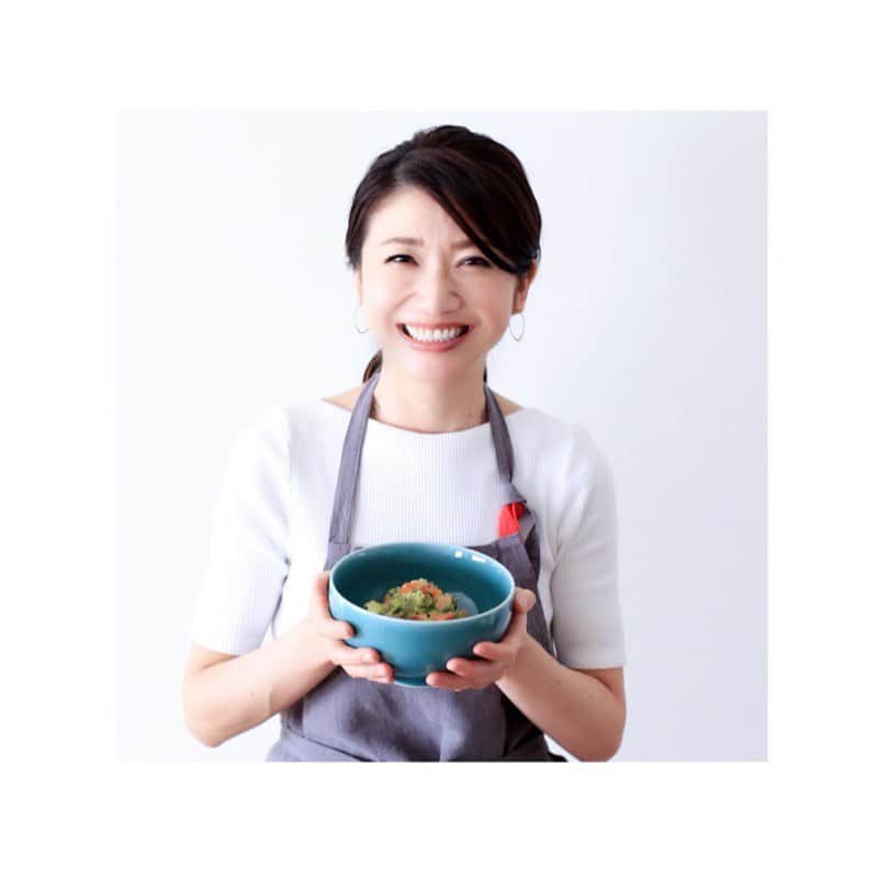 市橋有里のインスタグラム：「和カモレできました〜笑🥑切って混ぜるだけ♪簡単なのでぜひ作ってみてくださいね😊 ・ https://diet.news-postseven.com/36577 ・ #アボカド #ワカモレ #cooking #小料理屋あり」