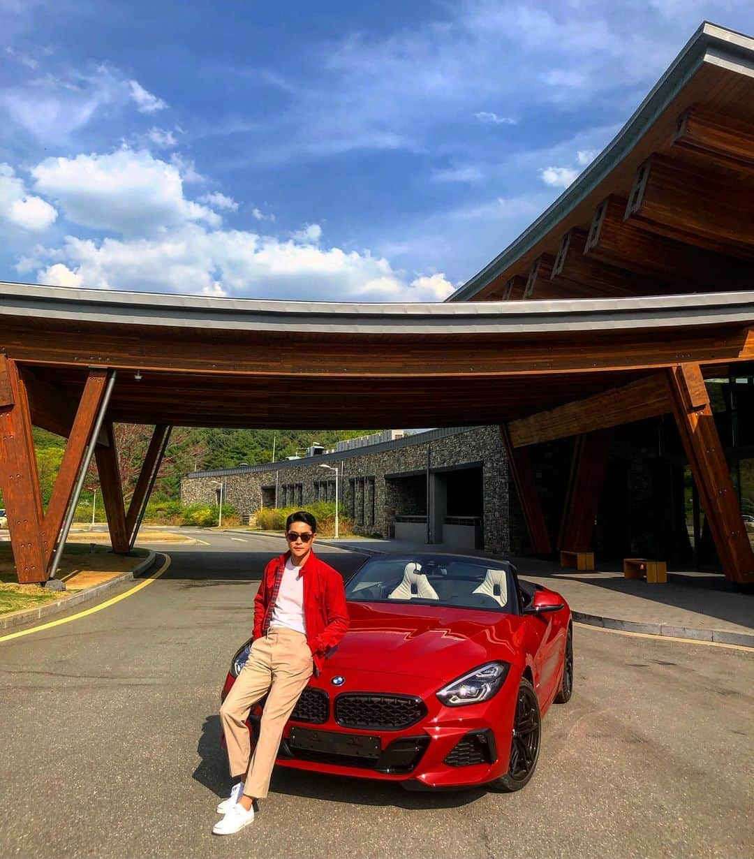 ペ・ジョンナムさんのインスタグラム写真 - (ペ・ジョンナムInstagram)「에스콰이어 & bmw Z4 😎📸🏎🏎🏎 #bmwz4」5月10日 17時05分 - jungnam_bae