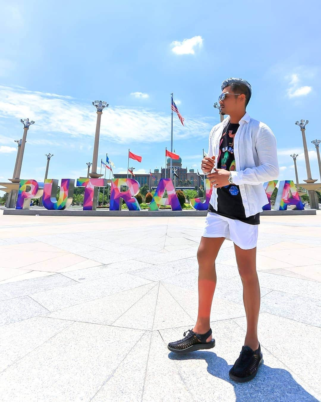 Naoki Kiriiさんのインスタグラム写真 - (Naoki KiriiInstagram)「. ootd ホワイト . #ootd #putrajaya」5月10日 17時22分 - naoki_kirii