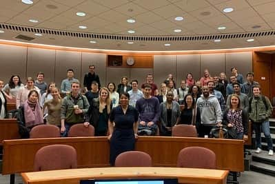 資生堂 Shiseido Group Shiseido Group Official Instagramさんのインスタグラム写真 - (資生堂 Shiseido Group Shiseido Group Official InstagramInstagram)「Last month, in a case study of Shiseido at #HarvardBusinessSchool, students engaged in lively discussion around the topic, “Would you invest 120 billion yen (approx. $1.1 billion US) in Shiseido, and if so, which brands?” Students also expressed interest in the company’s transformation since President Uotani’s appointment and its long-term strategy going forward.  Shiseido’s Vision and Strategy: https://www.shiseidogroup.com/ir/strategy/mgt.html#content-3  @harvardhbs #harvard #shiseido #ハーバードビジネススクール #資生堂 #资生堂」5月10日 17時39分 - shiseido_corp