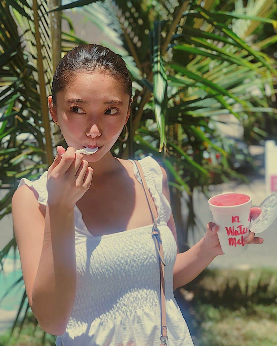 愛菜さんのインスタグラム写真 - (愛菜Instagram)「henry's  Place 🍧❤︎ Water melon 🍉 とても美味しかった🤤❤️ . . #henrysplace  #watermelon🍉  #delicious  #hawaii #wikiki  #sherbet」5月10日 17時47分 - ainaaa0622