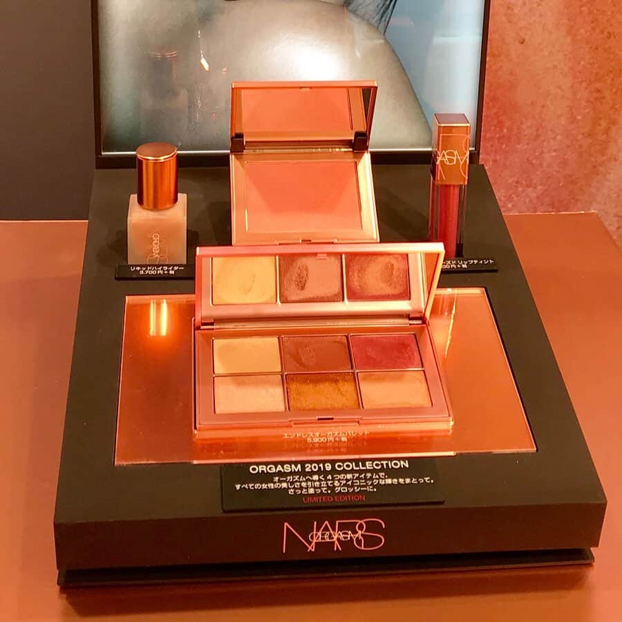HANKYU.MODEさんのインスタグラム写真 - (HANKYU.MODEInstagram)「NARS ORGASM 2019 COLLECTION Until 5/14 At 2F Promotion Space 21  #Hankyu #HANKYUMODE #umedahankyu #阪急うめだ本店 #うめだ阪急 #阪急百貨店 #osaka #umeda #mode #nars #ナーズ #cosme #コスメ」5月10日 18時02分 - hankyumode
