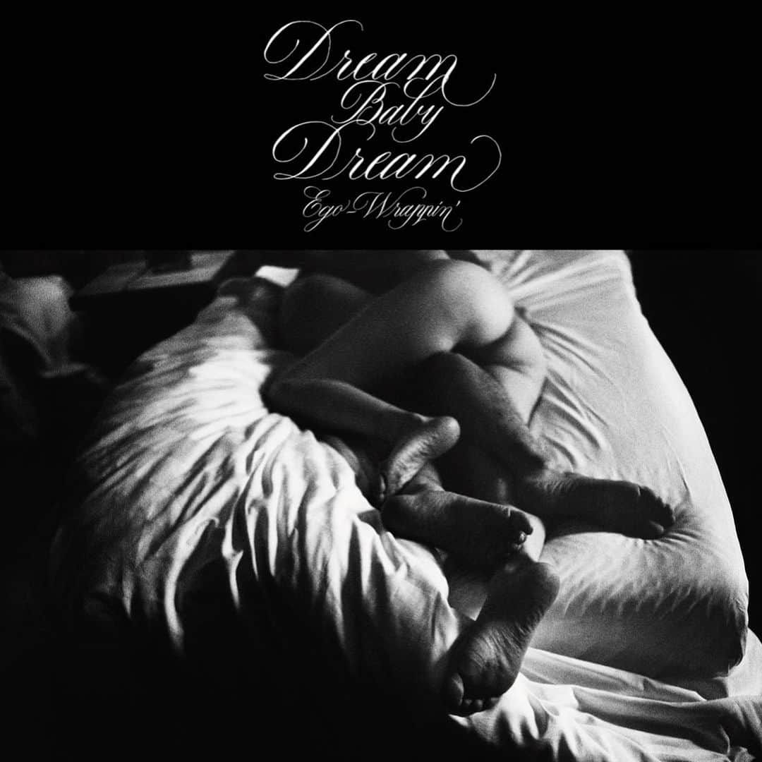 EGO-WRAPPIN'さんのインスタグラム写真 - (EGO-WRAPPIN'Instagram)「New Album「Dream Baby Dream」全11曲ダイジェストトレーラー公開！﻿ ------------------------------------ ニューアルバム発売に先駆けて、期間限定で全曲トレーラーをYoutubeにて公開しました！﻿ 収録している全11曲をダイジェストで試聴することができます。﻿ 期間限定での公開となりますので是非お早めにご覧ください。﻿ ﻿ EGO-WRAPPIN' New Album『Dream Baby Dream』全曲トレーラー﻿ 公開期間：6月10日（月）23:59まで﻿ ※リンクURLはストーリーにてご覧ください。﻿ ﻿ ■EGO-WRAPPIN' New Album「Dream Baby Dream」﻿ 2019.5.22(水) Release﻿ 01. Arab no Yuki﻿ 02. CAPTURE（TVアニメ「歌舞伎町シャーロック」オープニングテーマ）﻿ 03. oh boy, oh girl﻿ 04. L'amant﻿ 05. timeless tree﻿ 06. on this bridge﻿ 07. Shine Shine﻿ 08. human beat﻿ 09. 衛星ハロー﻿ 10. 心象風景﻿ 11. 裸足の果実（テレビ東京系 ドラマ24 「フルーツ宅配便」オープニングテーマ）﻿ 通常盤　￥3,000＋税﻿ 12inch アナログ（LP）￥3,000＋税　﻿ 初回ラッピン（初回完全限定盤）￥10,000＋税　﻿ ﻿ ＜初回ラッピン 収録内容＞﻿ ●「Dream Baby Dream」Album CD﻿ ●「HALL LOTTA LOVE 〜ホールに溢れる愛を〜」 Live DVD﻿ 2018.4.7 / 2019.4.7 中野サンプラザホール﻿ [2018]﻿ 01.finger﻿ 02.a love song﻿ 03.Shine Shine﻿ 04.10万年後の君へ﻿ 05.衛星ハロー﻿ 06.KIND OF YOU﻿ 07.Sundance﻿ 08.Dog Smokie﻿ 09.サイコアナルシス﻿ 10.SORA NO LION﻿ [2019]﻿ 11.ウィスキーとラムネ﻿ 12.アマイカゲ﻿ 13.CAPTURE﻿ 14.くちばしにチェリー﻿ ●写真家 野村佐紀子 オリジナル Photo T-shirt﻿ ジャケットのアートワークと連動したデザイン。着る度に風合いが増す、特別な古着加工が施されたアイテム。あなたのヘビロテT-shirtになること間違い無し！﻿ ●豪華プレミアムBOX﻿ 　目を凝らして見るとそこには...﻿ ●Dream Baby Dreamオリジナルアイテム﻿ 届いてからのお楽しみ！Dream Baby Dreamな眠りへ誘うアイテム﻿ ﻿ #egowrappin #エゴラッピン #DreamBabyDream #ダイジェストトレーラー #期間限定」5月10日 18時02分 - egowrappin_official