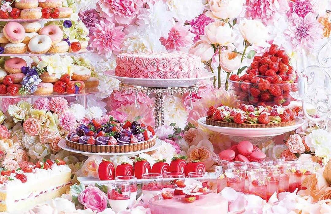 ヒルトン大阪 Hilton Osakaさんのインスタグラム写真 - (ヒルトン大阪 Hilton OsakaInstagram)「5月15日は令和最初の１５の日。Folk Kitchenで記念すべき🍓いちごの日🍓を飾ってください。  いちご×お花に囲まれた空間で妖精🧚‍♀️もときめく可愛いスイーツを心ゆくまでご堪能くださいませ✨  開催はいよいよ５月２６日まで。まもなく終了のラストチャンスです。ご予約はお早めに。 . . 【🍓ビュッフェ予約はこちら▶️ @hiltonosaka 】 . LINEおともだちにお得な情報を配信中 【ヒルトン大阪ダイニング で検索】 . . . The days are flitting by for Folk Kitchen’s seasonal strawberry dessert buffet, whimsically themed with fairies and flowers. All good things must end: May 26 is the last day for experiencing this fantastic treat, so book now while the magic lasts! =========================== #ヒルトン大阪  #HiltonOsaka  #FolkKitchen　 #フォルクキッチン #お花の世界にかこまれて #ヒルトンスイーツ  #ヒルトン #令和 #令和元年 #いちごの日 #Strawberries #StrawberrySweets #いちご #🍓 #ストロベリー #苺 #イチゴ #Strawberry  #スイーツ #大阪グルメ #梅田グルメ  #女子会　 #ストロベリービュッフェ #いちごビュッフェ  #スイーツビュッフェ  #デザートビュッフェ  #梅田スイーツ #カフェ  #苺タルト #草莓」5月10日 19時03分 - hiltonosaka