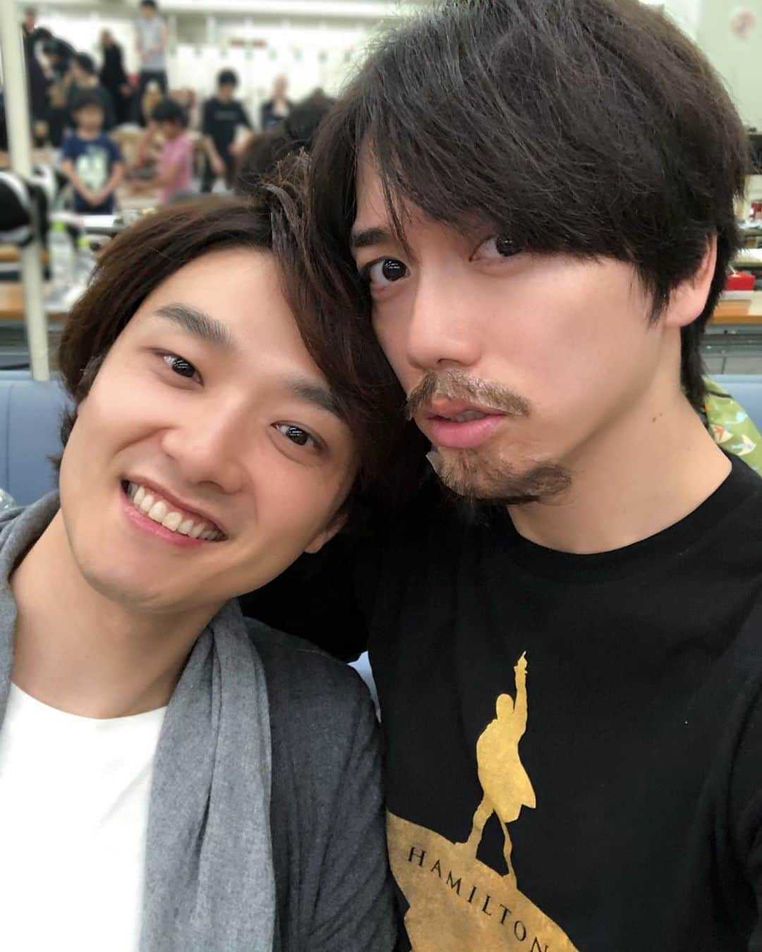 山崎育三郎さんのインスタグラム写真 - (山崎育三郎Instagram)「エリザ稽古順調に進んでます！  芳雄にーさんと。  ヒゲ取れてきた。」5月10日 19時07分 - ikusaburo_yamazaki