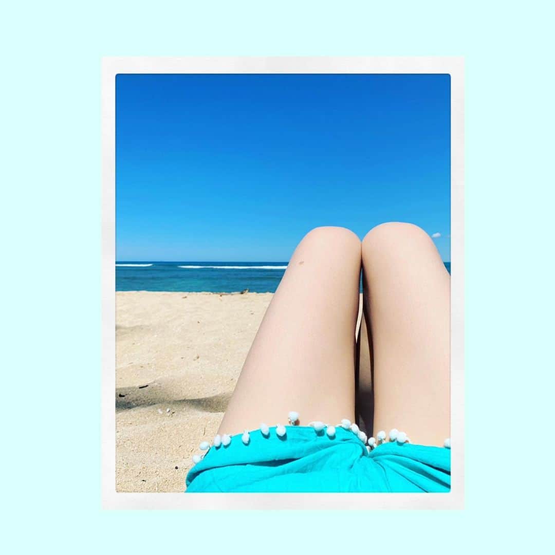 岸本佳子さんのインスタグラム写真 - (岸本佳子Instagram)「Blue💙 #Hawaii #waikiki #diamondhead #beach #queensbeach」5月11日 6時10分 - yoshico_kishimoto