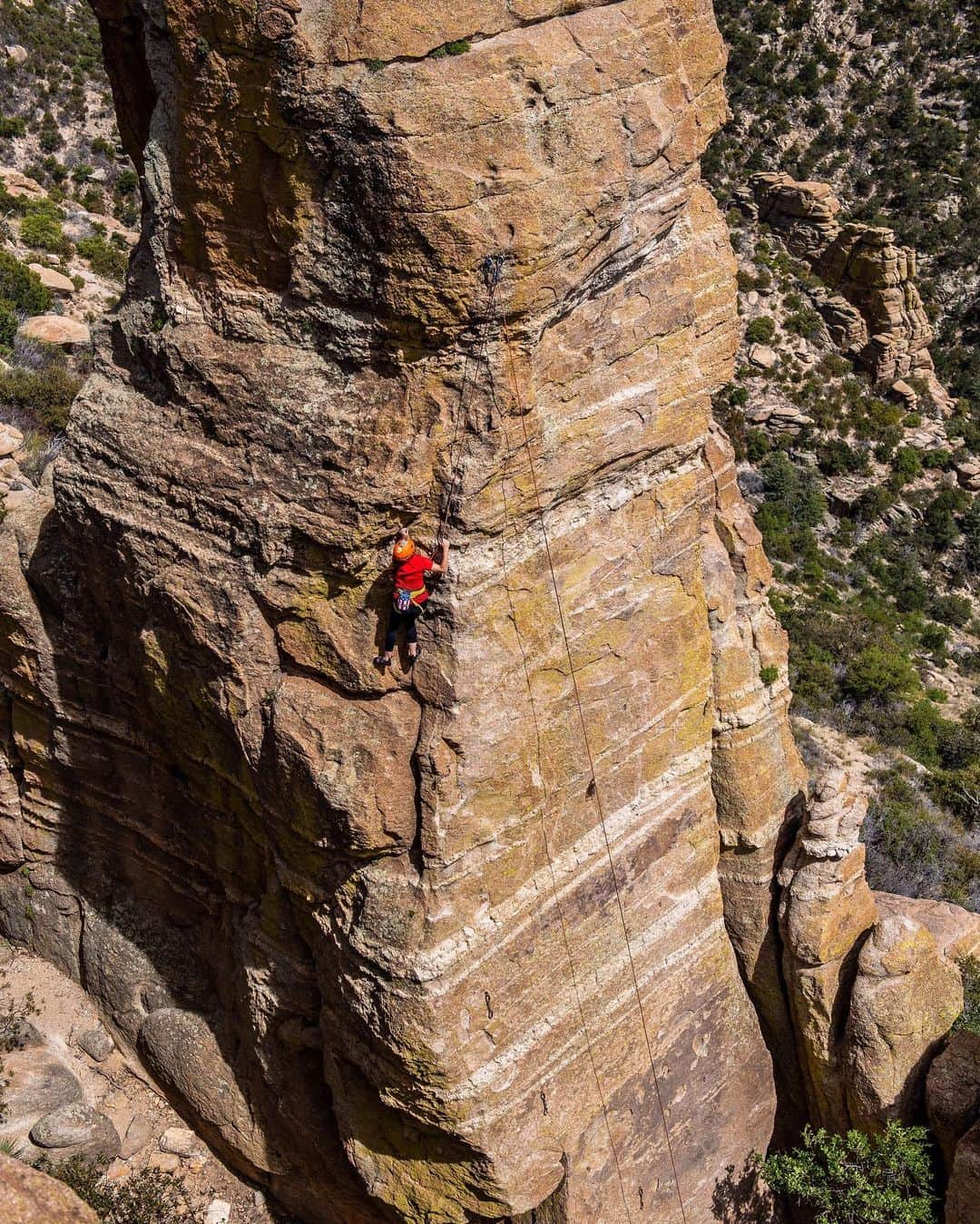 ホーランド・ロデンさんのインスタグラム写真 - (ホーランド・ロデンInstagram)「Y’all Arizona! @tc.bukowski took the first couple pics of me - check out his amazing climbing photos! Def the funniest way I have ever met someone when I get to the top of this rock and  Hear my name being screamed across the canyon with a « Hey I’m Todd nice to meet you - got some great pics of you 🤣» Second! Bisbee AZ: between Matt at the BEST CAFE: #cafecornucopia - HOMEMADE BREAD, HOMEMADE SOUP, HOMEMADE CARROT CAKE AND THE BEST GREEN CHILE QUICHE! To Bisbee Touring Company Ghost tour with our former cop regaling the stories of how he had to bust the DJ at his wedding with ten years of a prison sentence for growing a ton of weed, to a 23 year hole dug called the Lavender Pit, to a coffee shop with bathtubs for seating, to all the cute old cars and picturesque streets, to going down 1500 feet in the Queen Cooper Ore Mine- this is one hell of a town for only a population of 5300 peeps! #bisbee」5月11日 6時07分 - hollandroden