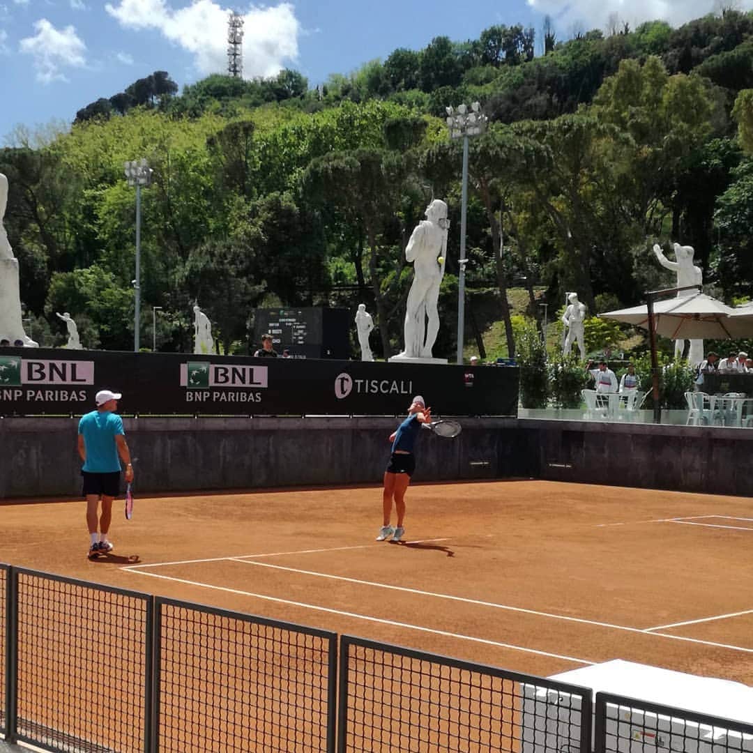エリーゼ・メルテンスさんのインスタグラム写真 - (エリーゼ・メルテンスInstagram)「First time in Rome 🤗 • • #Rome #clay #court #tennis #first #time #nice #place #letsgo」5月11日 4時43分 - mertenselise