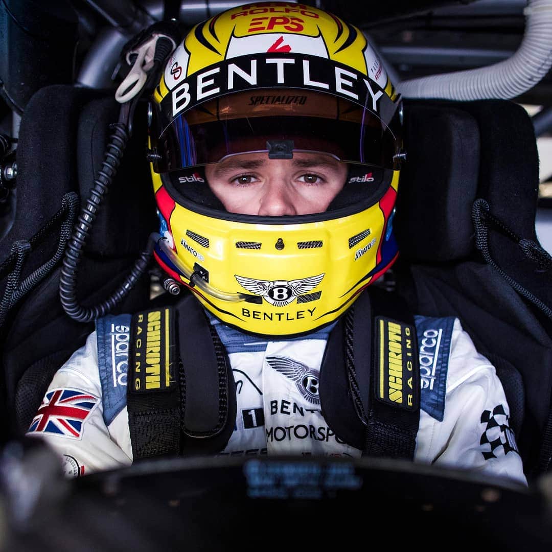 ベントレーさんのインスタグラム写真 - (ベントレーInstagram)「The Bentley Boys are ready to race the #ContinentalGT3 at @SilverstoneCircuit. Follow @BentleyRacingOfficial for updates and discover more in the bio.」5月11日 4時35分 - bentleymotors