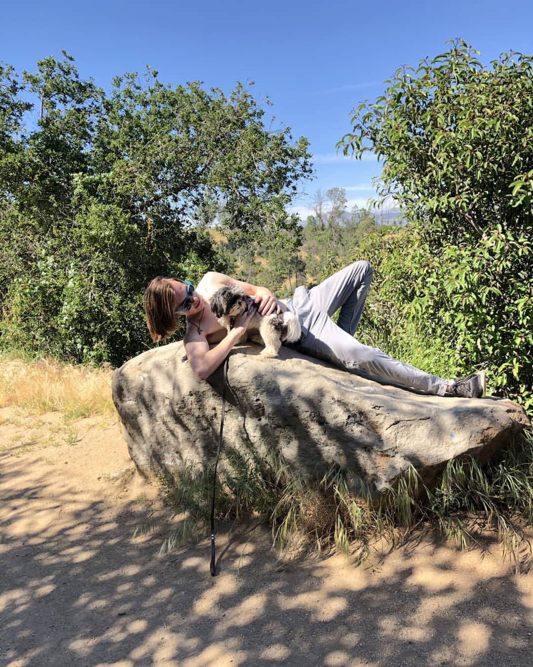 のインスタグラム：「Jemma does this whole hiking thing a lot better than I do....」