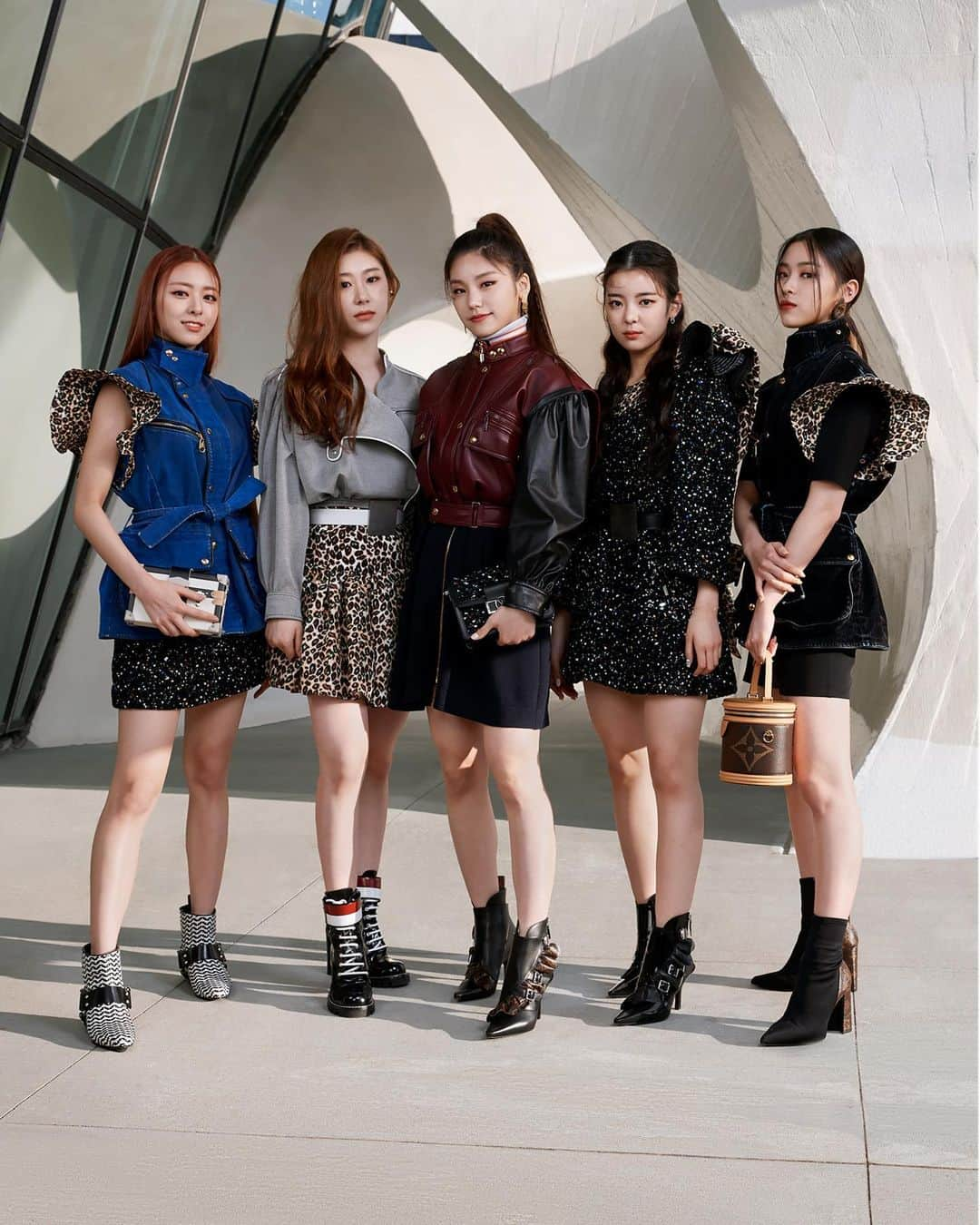 ルイ・ヴィトンさんのインスタグラム写真 - (ルイ・ヴィトンInstagram)「#ITZY, #JenniferConnelly, #MarinaFois and #RuthNegga wearing #LouisVuitton by @NicolasGhesquiere for the 2020 #LVCruise Show in New York City. See the show at louisvuitton.com Photos by @thomaslohrstudio」5月11日 5時08分 - louisvuitton