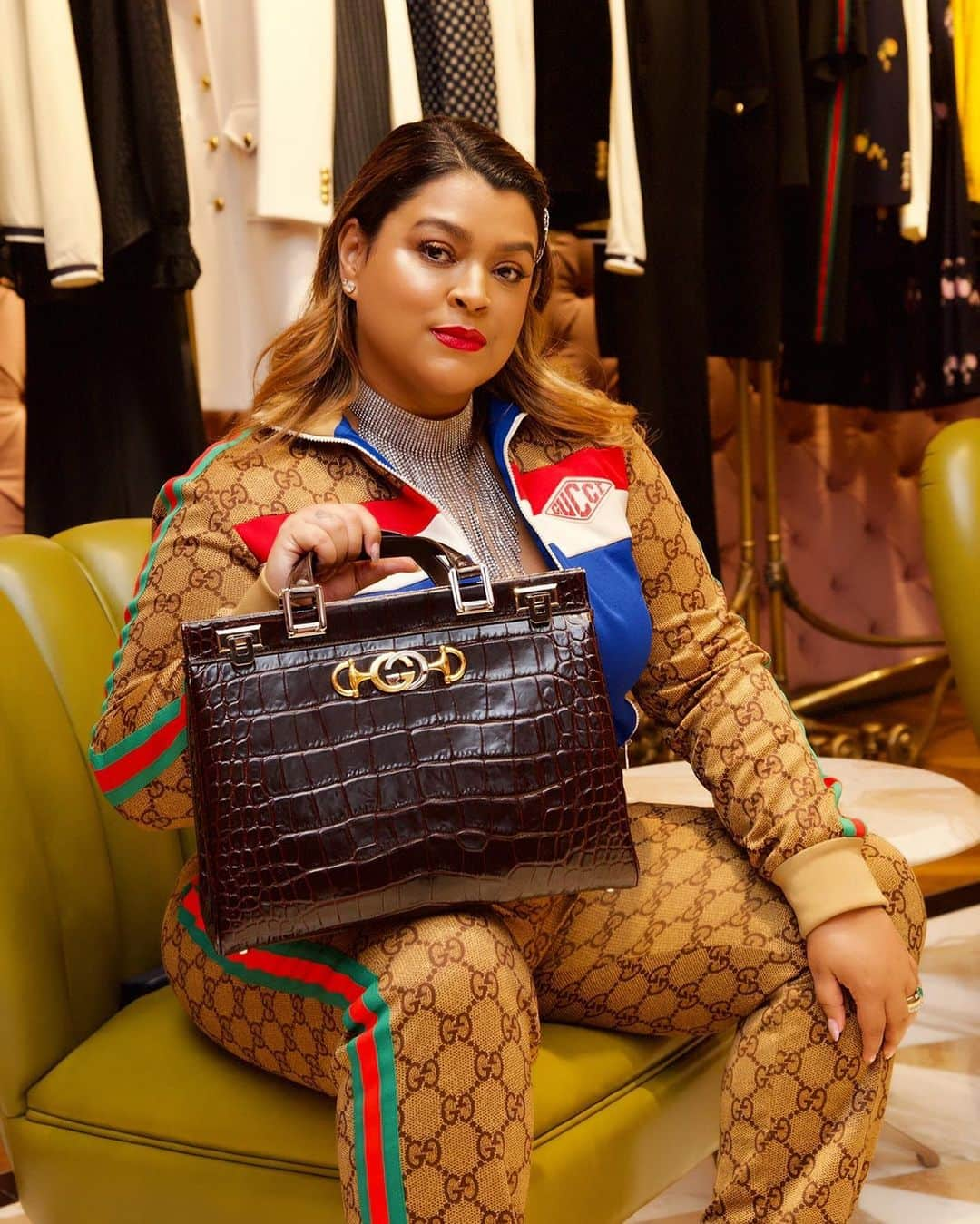 Preta Gilさんのインスタグラム写真 - (Preta GilInstagram)「A estrela da noite #guccizumi mais que uma bolsa um ícone !!! @gucci obrigada @vitorsouza___ por receber a todos tão bem, foi linda a nossa noite !!! #guccigang foto @luprezia」5月11日 5時32分 - pretagil