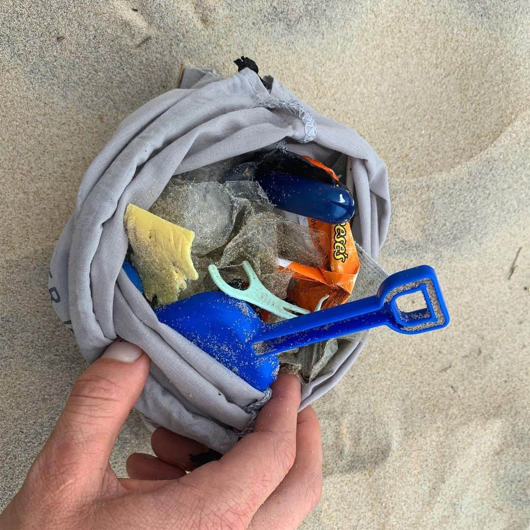 ザッキー・ヴェンジェンスさんのインスタグラム写真 - (ザッキー・ヴェンジェンスInstagram)「Quick east coast beach cleanup with the family! #beachcleanup #family #itscold #letsmakeadifference #pickupyouretrash #oceancitymaryland #fenwickisland」5月11日 5時41分 - zacharymerrick