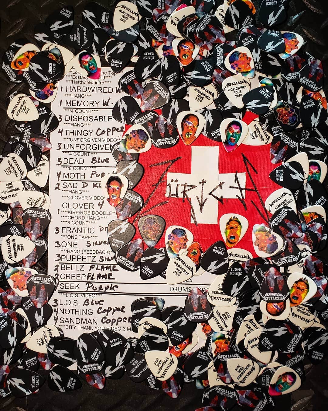 メタリカさんのインスタグラム写真 - (メタリカInstagram)「Tonight's setlist from Zurich! #MetInZurich #Metallica #WorldWired」5月11日 5時42分 - metallica
