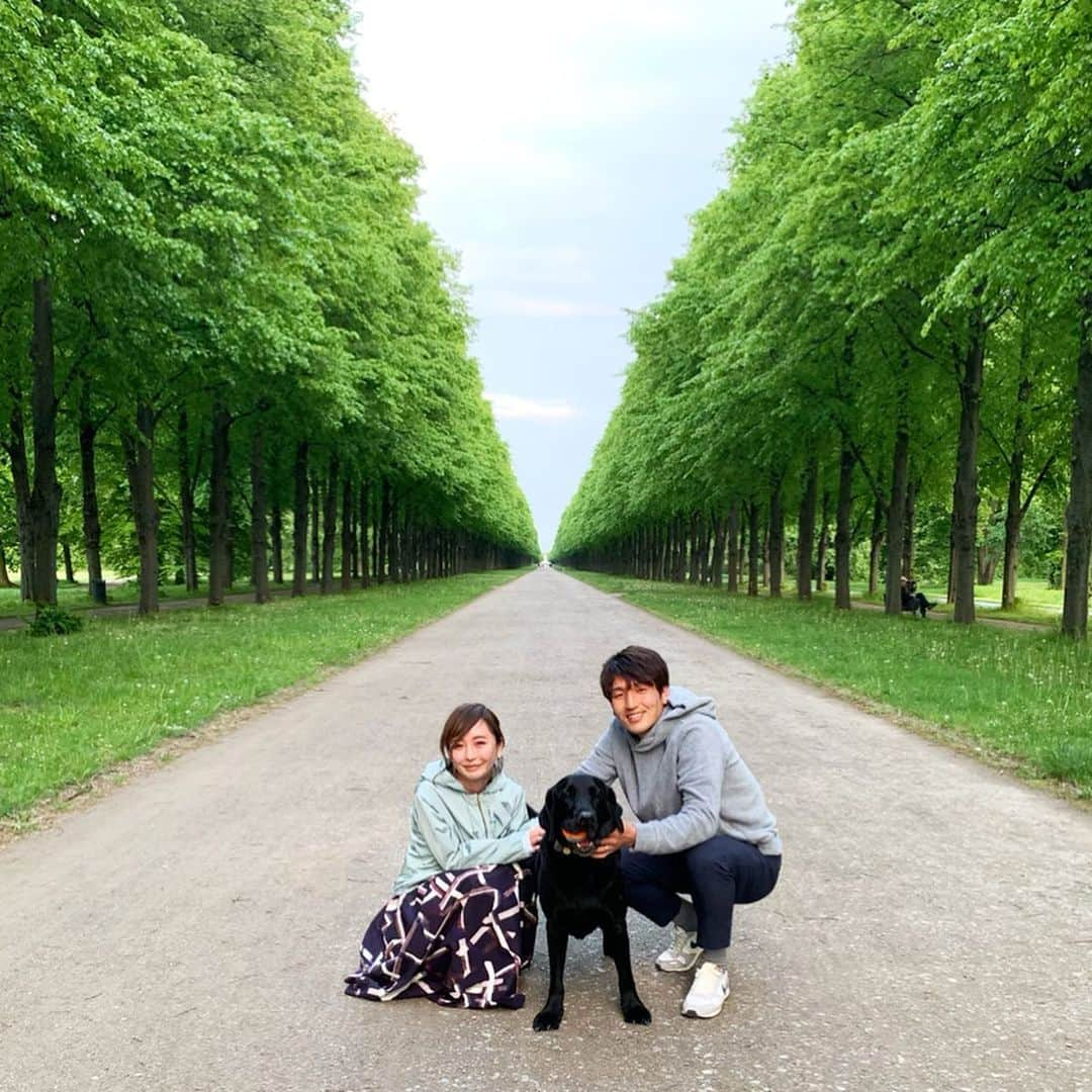 原口るりこさんのインスタグラム写真 - (原口るりこInstagram)「. . 新緑の5月 ハノーファーの並木道🌳✨ こんな風に人生の ずっと先のいちばーん向こうは まだまだ見えないけれど . 一歩ずつ歩んで 一緒に見にゆこうね🌿✨ . お誕生日おめでとう☺️🎂✨ . #原口元気 #genkiharaguchi  #お誕生日 #5月9日 #birthday  #love ありがとう♡ . . ブンデスリーガも 残すことあと2試合✨ 明日は最後のホーム戦⚽️✨ #あと少し #頑張ってね✨」5月11日 5時43分 - ruriko_haraguchi24