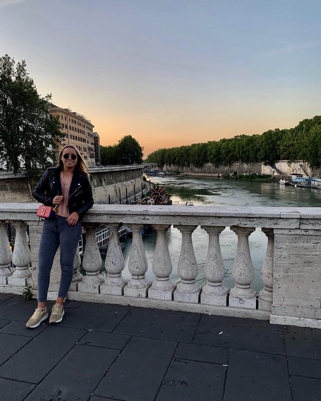 ソフィア・ケニンのインスタグラム：「Ciao Roma 🇮🇹😊 #loveyou」