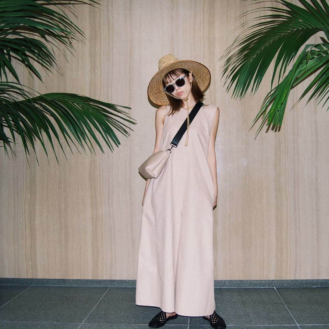 若槻千夏さんのインスタグラム写真 - (若槻千夏Instagram)「🌴#ootd 🌴」5月10日 21時19分 - wakatsukichinatsu