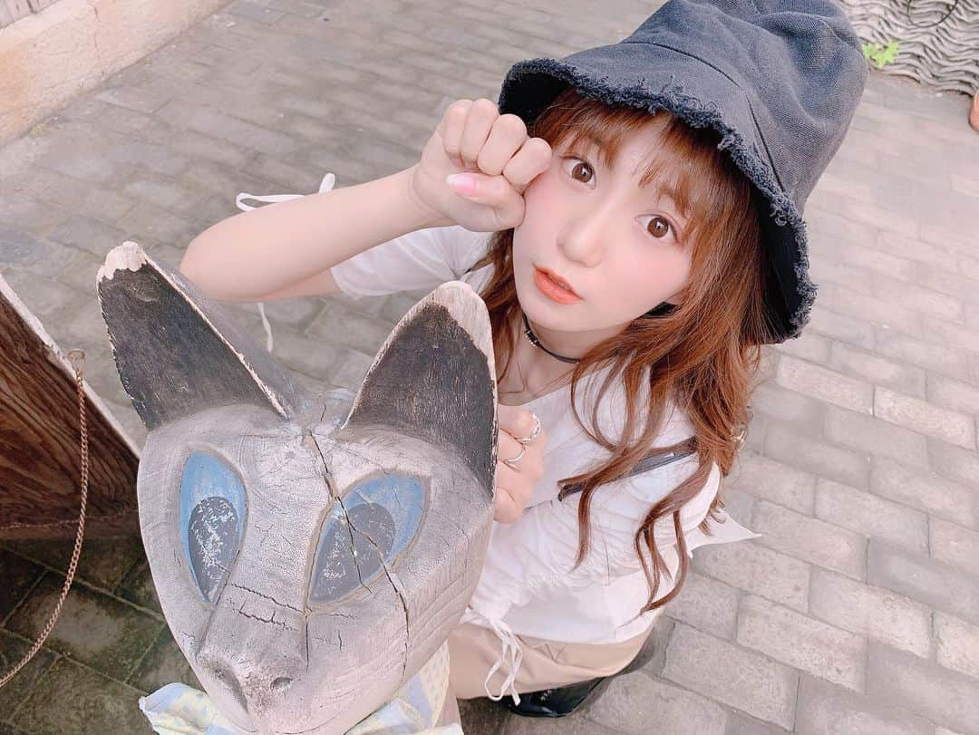 星名美怜さんのインスタグラム写真 - (星名美怜Instagram)「♥♥♥ ㅤㅤㅤ . ㅤㅤㅤ あれ、、。﻿ ㅤㅤㅤ もか、、？(違います。笑﻿ ﻿ ㅤㅤㅤ #北浜alley ㅤㅤㅤ . ㅤㅤㅤ #mireinsta ㅤㅤㅤ ㅤㅤㅤ #香川旅行 #香川観光 #香川カフェ #高松カフェ #kagawa #japantravel #kagawacafe #instagood #instatravel #me #meow #neko ㅤㅤㅤ #고양이 #고양이그램ㅤㅤㅤ」5月10日 21時27分 - hoshina_mirei_official