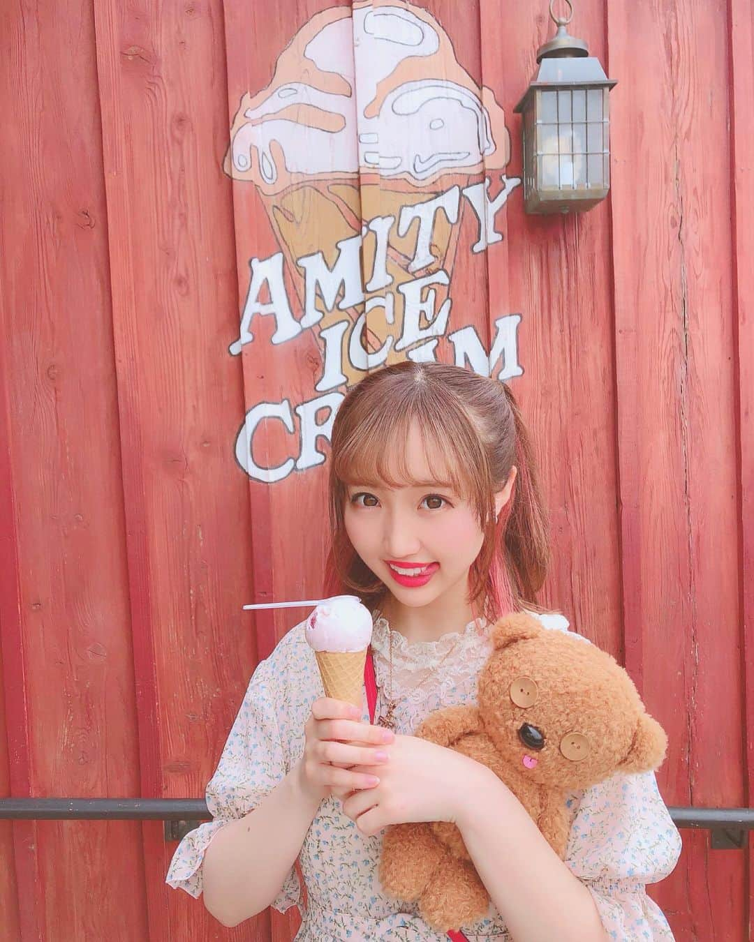 星野麻里愛さんのインスタグラム写真 - (星野麻里愛Instagram)「アイスクリームは 毎日食べたいくらいすき。 #アイスクリーム #あいす #アイス #ユニバ #USJ #ゆにば #ユニバーサルスタジオジャパン  #Tim #ティム」5月10日 21時29分 - maria.pink28