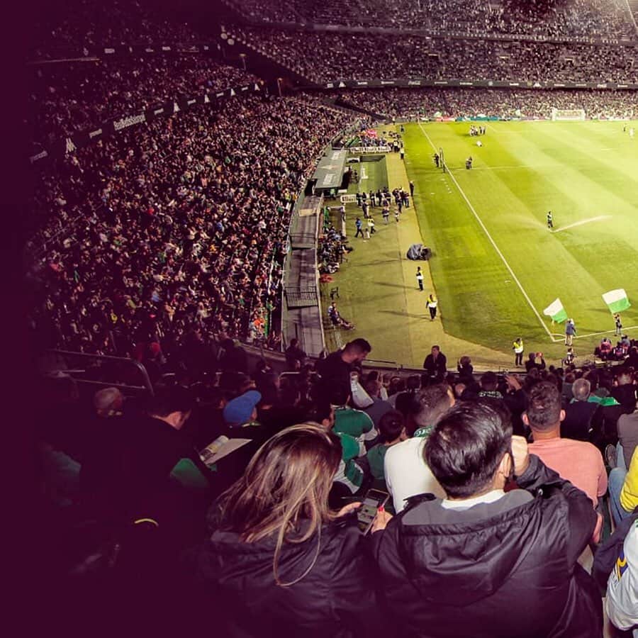 LFPさんのインスタグラム写真 - (LFPInstagram)「Green passion! 💚 @realbetisbalompie passion! 💚 • #RealBetis #LaLigaSantander #LaLiga #Football」5月10日 21時46分 - laliga