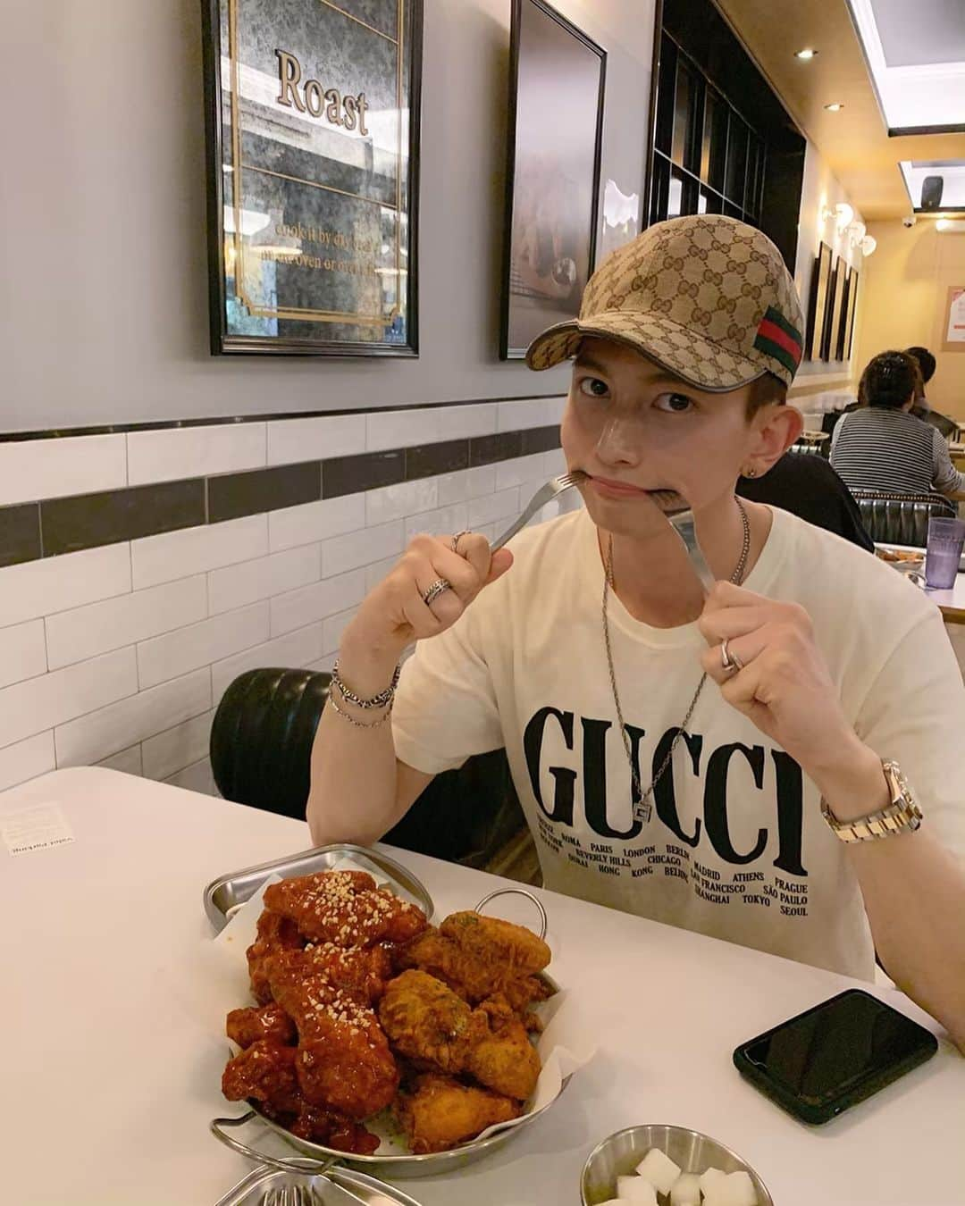 キソプさんのインスタグラム写真 - (キソプInstagram)「🍗🤤 #KISEOP」5月10日 21時46分 - ki_seop91