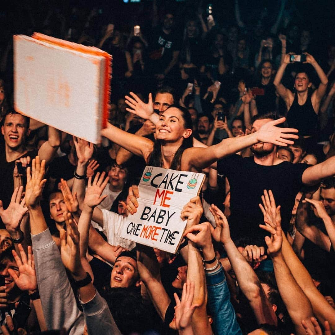 スティーヴ・アオキさんのインスタグラム写真 - (スティーヴ・アオキInstagram)「🇩🇪🇩🇪🇩🇪 Energy was unstoppable last night at the legendary @bootshaus! German crowds always go off jumping in unison the entire time. Danke Danke Danke!」5月10日 21時49分 - steveaoki