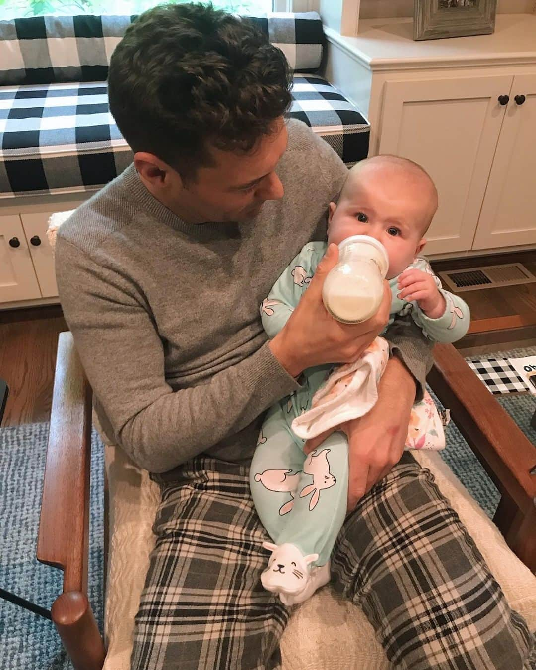 ライアン・シークレストさんのインスタグラム写真 - (ライアン・シークレストInstagram)「I think I got the breakfast order right for my niece Flora!」5月10日 21時59分 - ryanseacrest