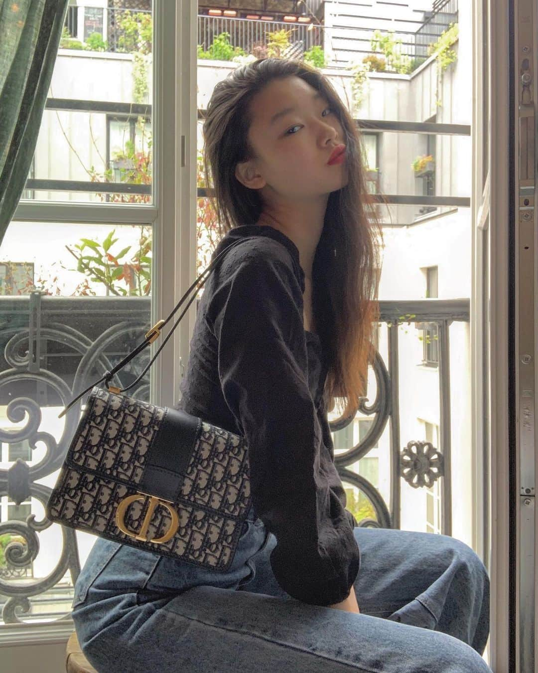 ペ・ユニョンさんのインスタグラム写真 - (ペ・ユニョンInstagram)「The New Bag from dior 👜 30 Montaigne #Dior @Dior #Dior30Montaigne」5月10日 22時00分 - mulan_bae