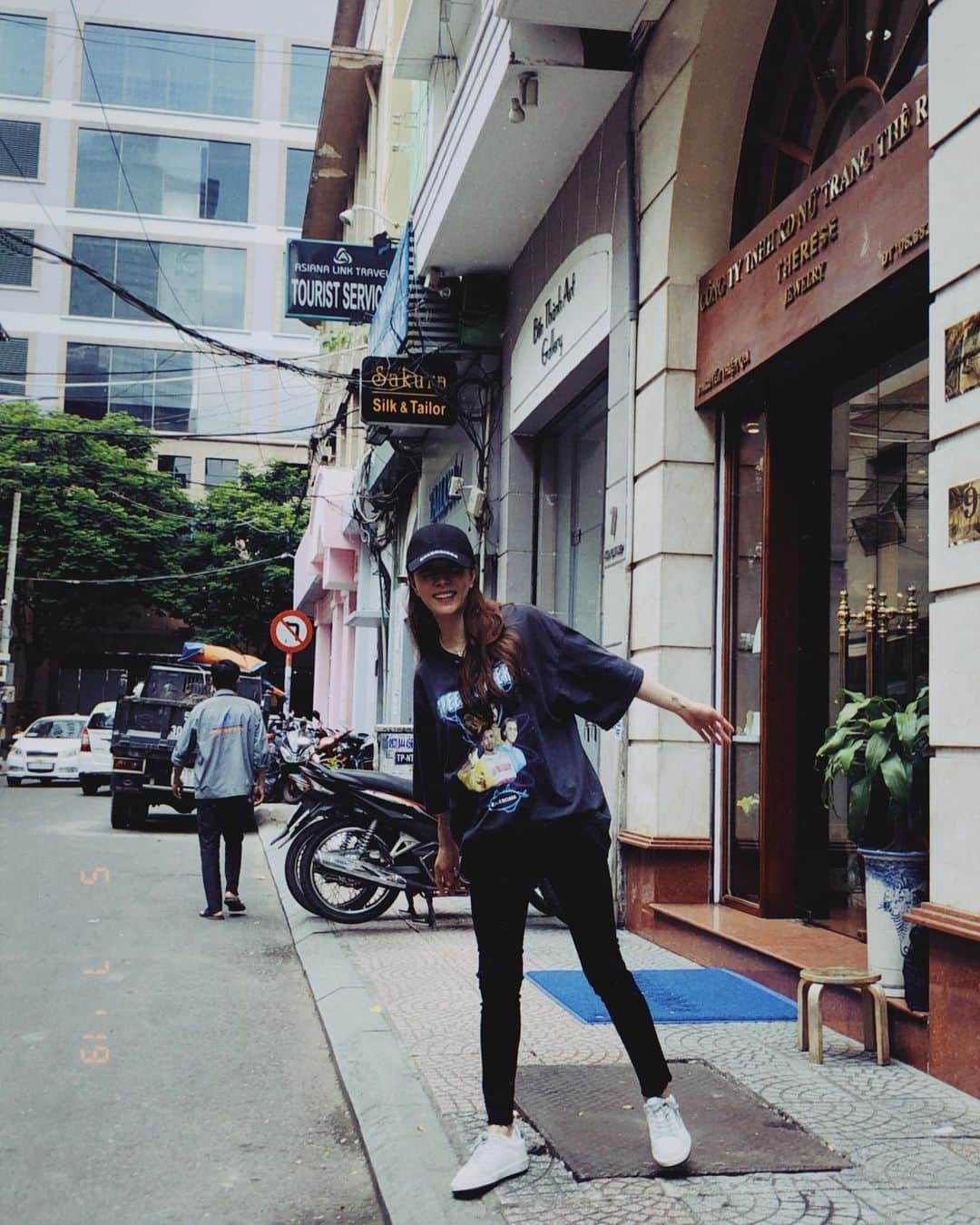 BoAのインスタグラム：「Had such an awesome time in Vietnam🥰 Hope to meet y’all at the official schedule 💋」