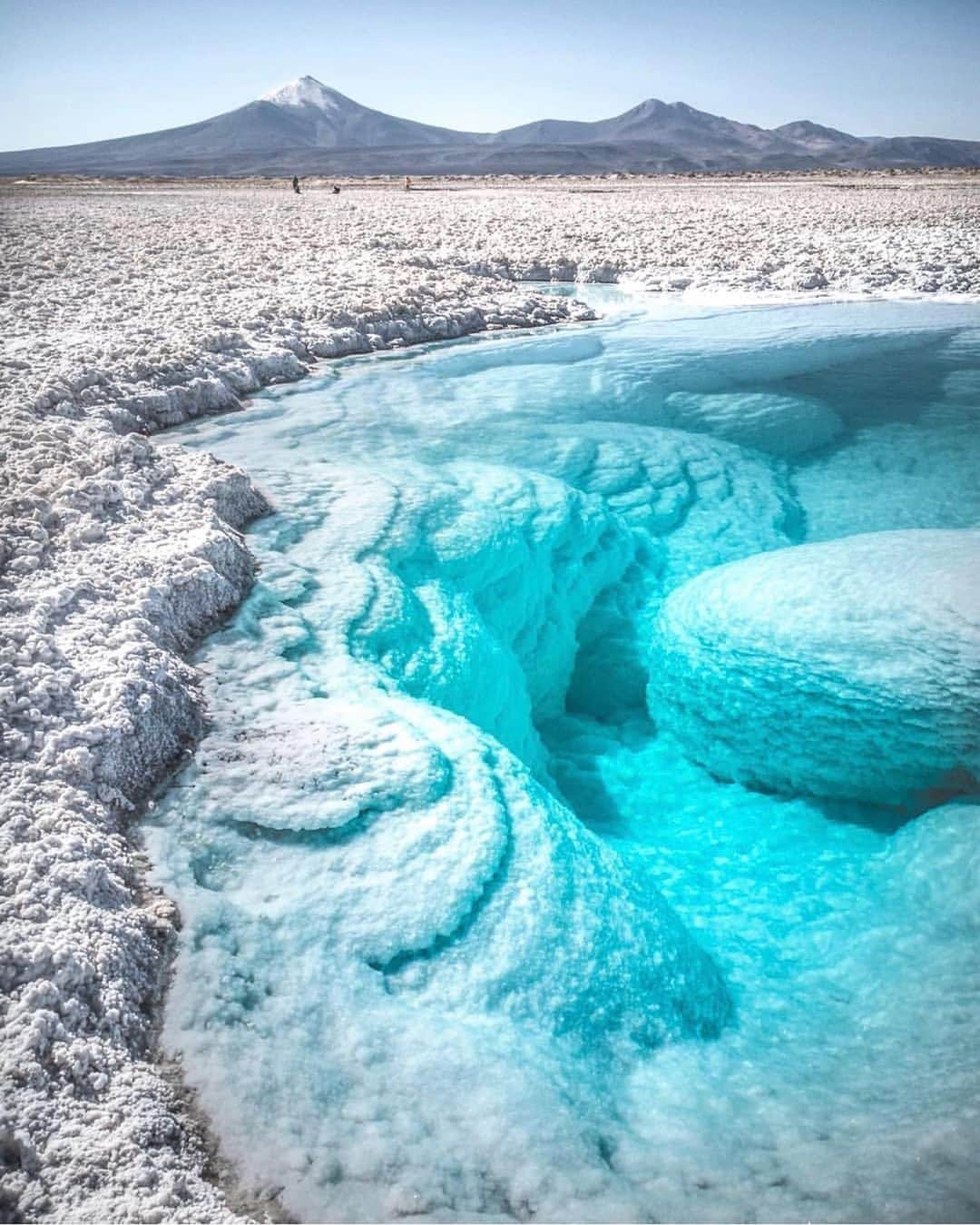 bestvacationsさんのインスタグラム写真 - (bestvacationsInstagram)「Nothing but crystal clear 💦 Salar (salt) de Pedernales in Chile 🇨🇱 By @simple.dp #BestVacations」5月10日 22時03分 - bestvacations